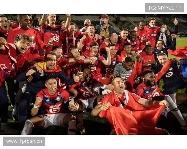 巴黎中场失控致攻防转换混乱,问题已逐步反映在比赛表现中 巴黎中场失控致攻防转换混乱,问题已逐步反映在比赛表现中