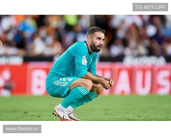 卡瓦哈尔与阿什拉夫后卫推进偏向反击结构分散趋势