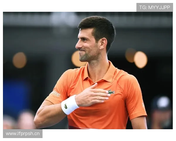 德约科维奇早餐吃三颗蛋白，咖啡不加糖，老婆说他连做梦都在拉伸