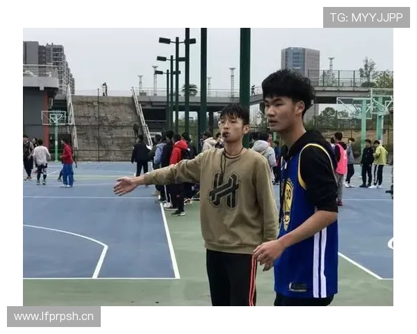 如何判定阻挡犯规：解读裁判的执裁标准